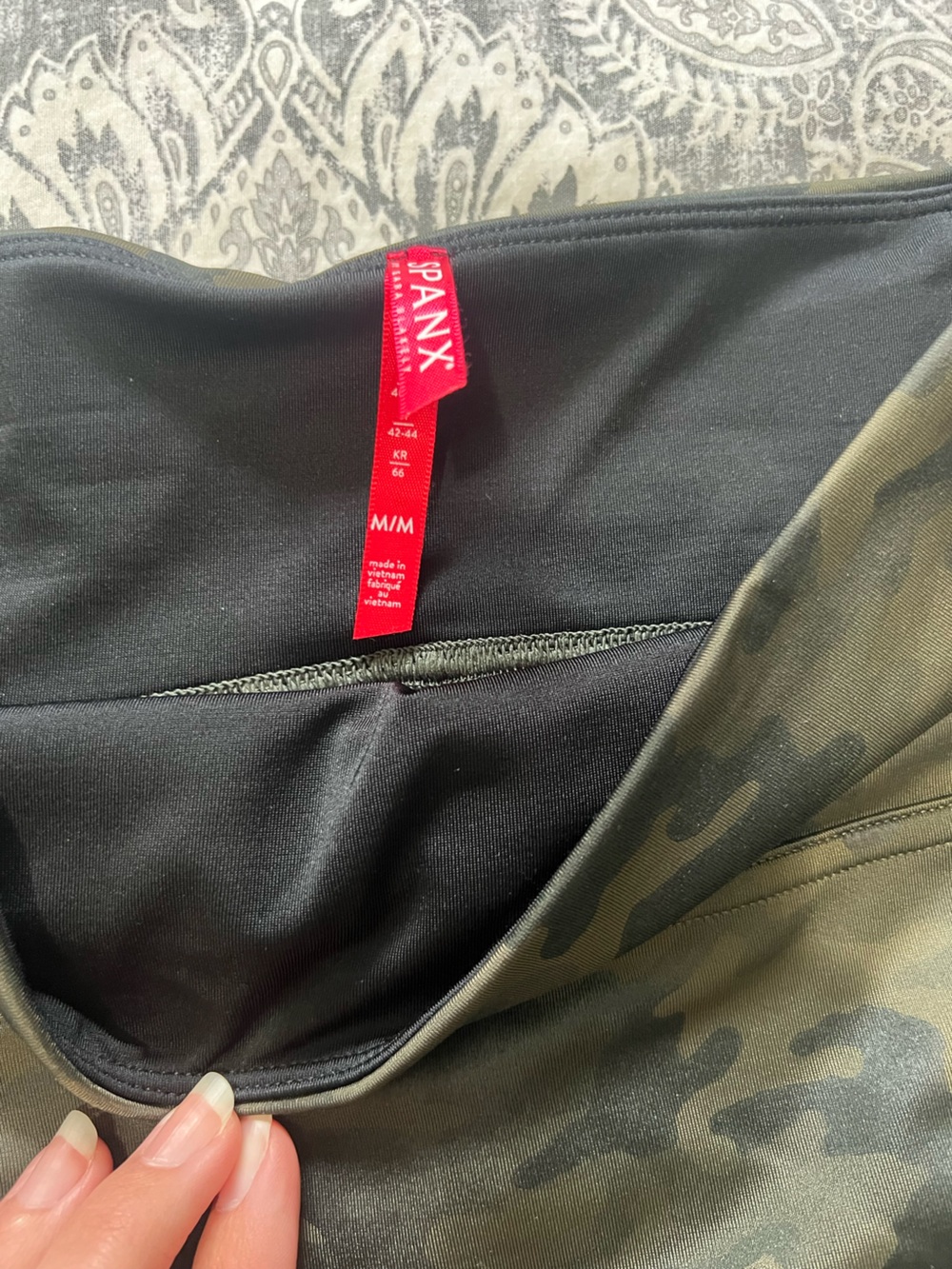 291 - SPANX Olive Green Camo High-Rise Leggings - Picture 4 of 4